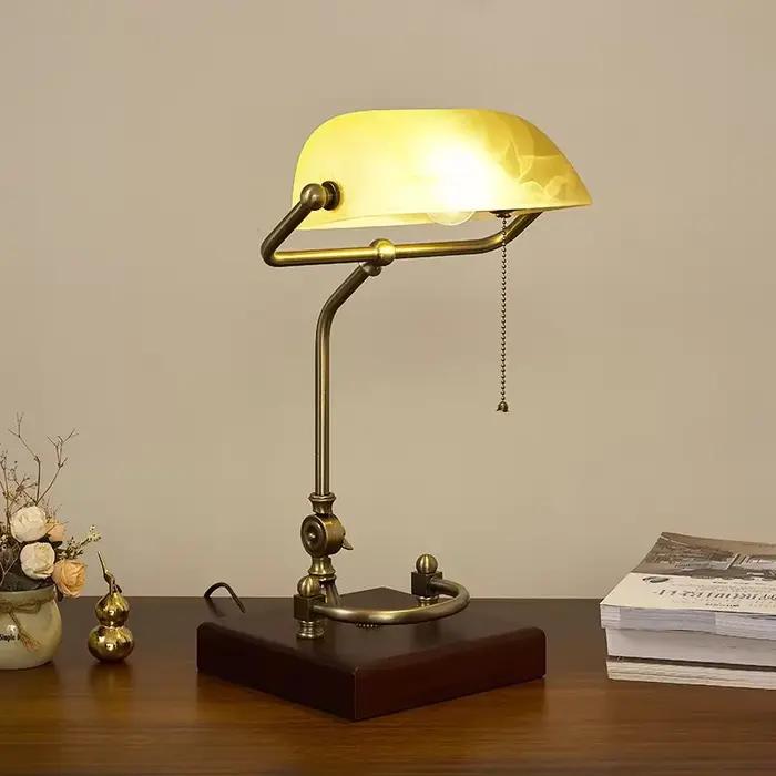 Lampe de table de banque en bois de métal vintage, abat-jour vert, décoration artistique, classique,
