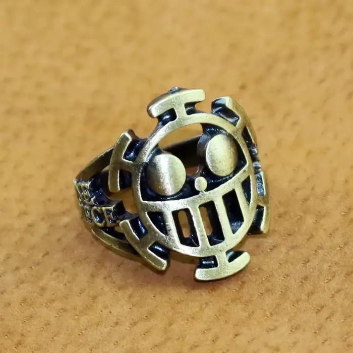 Colliers et pendentifs en métal One Piece Trafalgar Law Cosplay Dead Or Alive Law, accessoires, figu