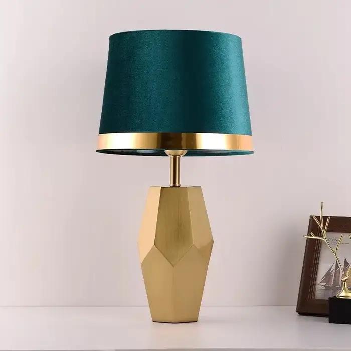 Lampe de bureau en tissu rétro européenne post-moderne, style luxe léger, pour hôtel, salon, chambre
