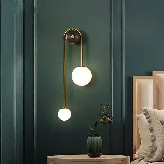 Lampe boule de verre LED dorée moderne applique murale pour chambre salon couloir éclairage intérieur design sophistiqué relaxation lumineuse