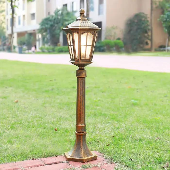 Style européen rétro lampe à gazon à tête unique étanche extérieure Villa jardin haut pôle éclairage d'herbe pour cour paysage