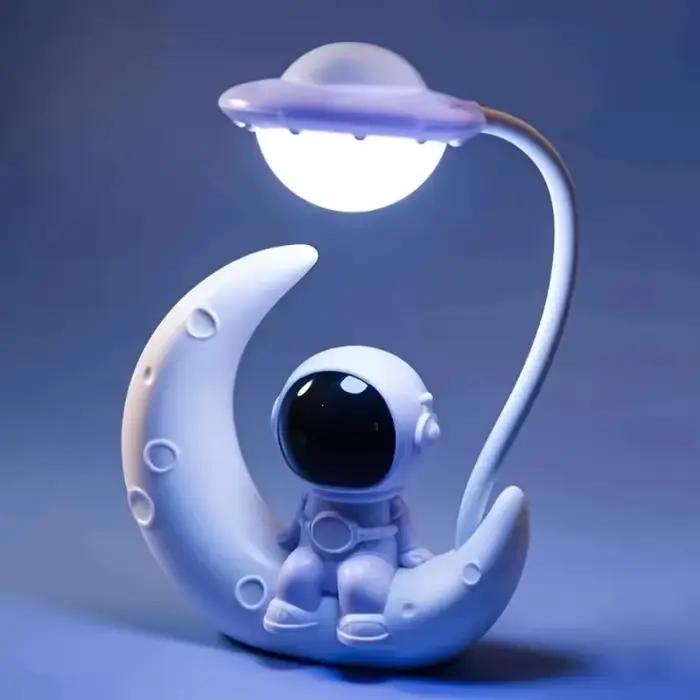 Veilleuse créative astronaute lunaire
