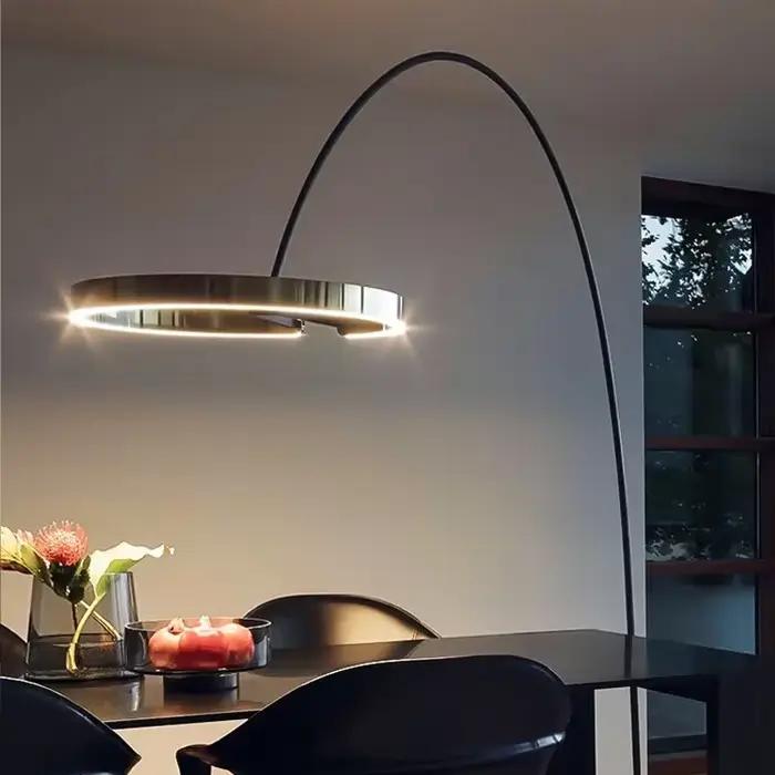 Lampe sur pied LED circulaire moderne avec abat-jour en fer peint pour salon et chambre à coucher occassions spéciales