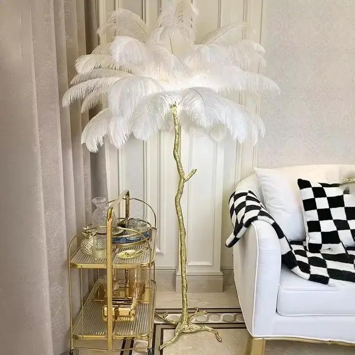 Lampadaire moderne de luxe en plumes d'autruche
