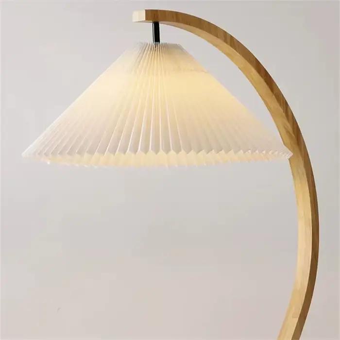 Lampe plissée à LED en bois massif