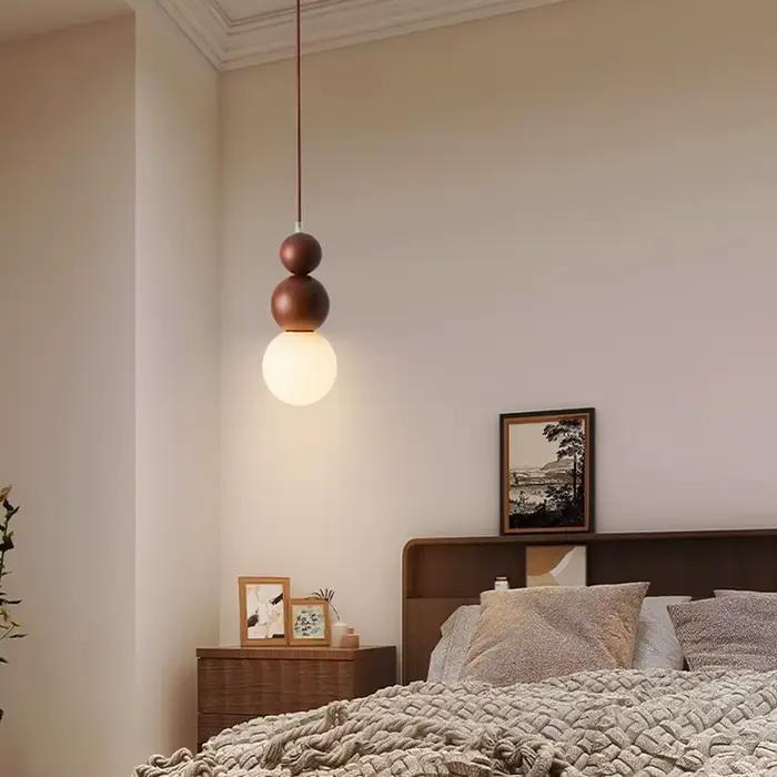 Lampe suspendue vintage en bois de noyer