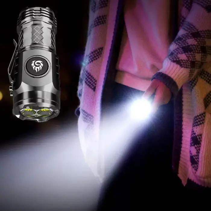 Lampe de poche puissante et super lumineuse, chargeur USB C, torche étanche à luminosité réglable pour le camping, la randonnée et les situations d'urgence