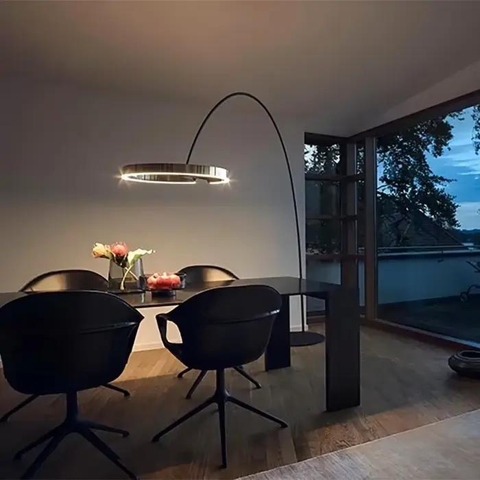 Lampe sur pied LED circulaire moderne avec abat-jour en fer peint pour salon et chambre à coucher occassions spéciales