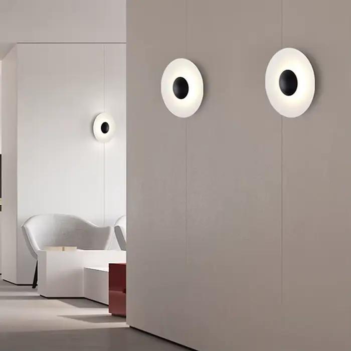 Applique Murale LED Ronde en Bois Style Nordique Luminaire Mural Moderne et Créatif pour Salon Chevet Chambre Escalier Couloir Éclairage Doux et Harmonieux 5-10m² Blanc Noir Vert
