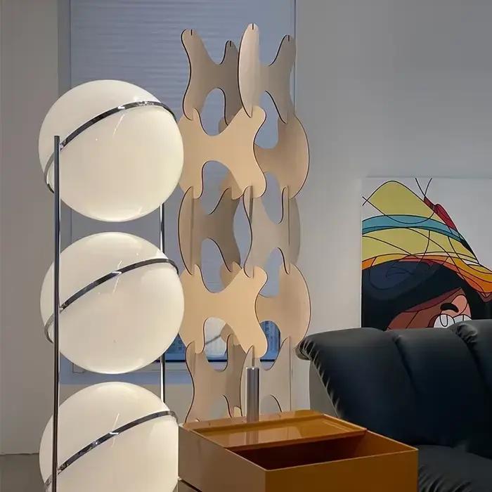 Lampe sur pied Parisian Orb, globe crème LED pour salon