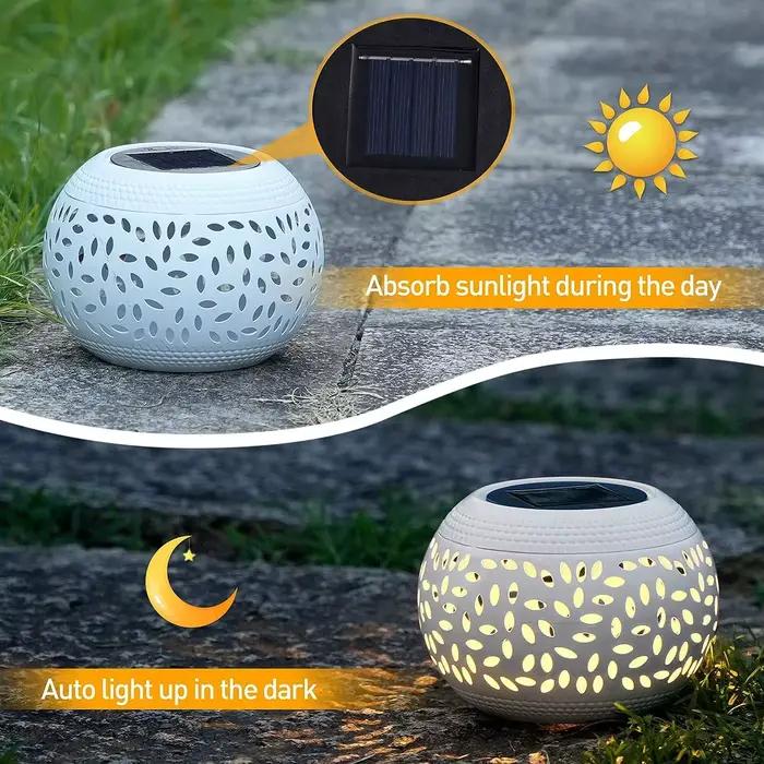 Lampe de table solaire extérieure lampe à LED à énergie solaire évidée en métal pour bureau lanterne décorative patio jardin lumière chaude ambiance chaleureuse occassions spéciales
