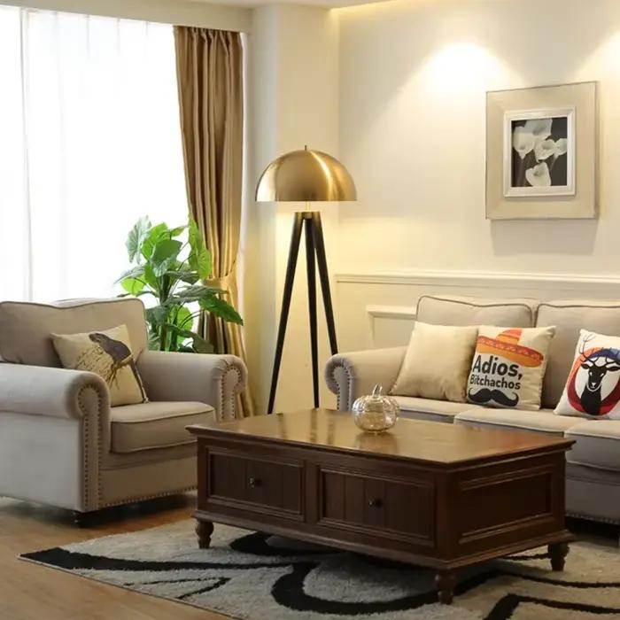 Lampe LED autoportante avec trépied