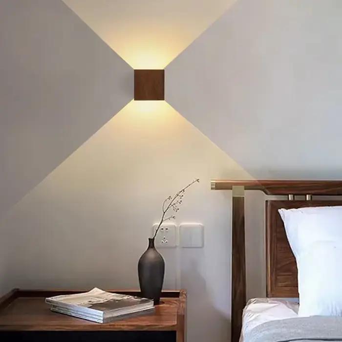 Applique murale LED en bois créative
