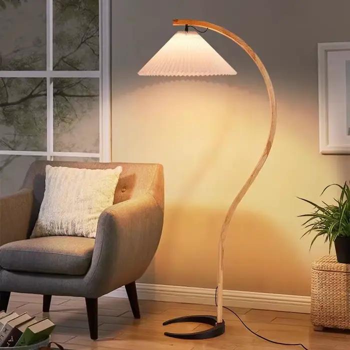 Lampe plissée à LED en bois massif