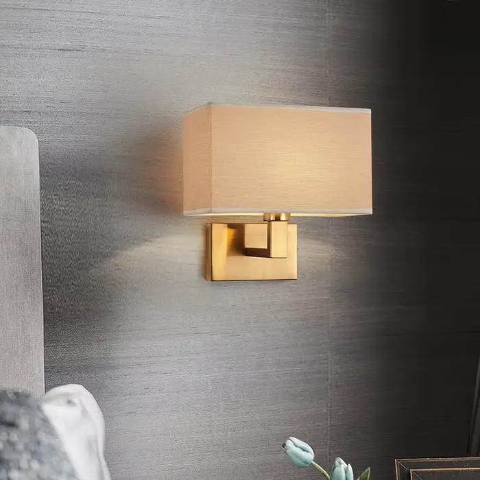 Applique murale de chevet d'hôtel transfrontalière moderne minimaliste chambre couverture en tissu lampe de lecture
