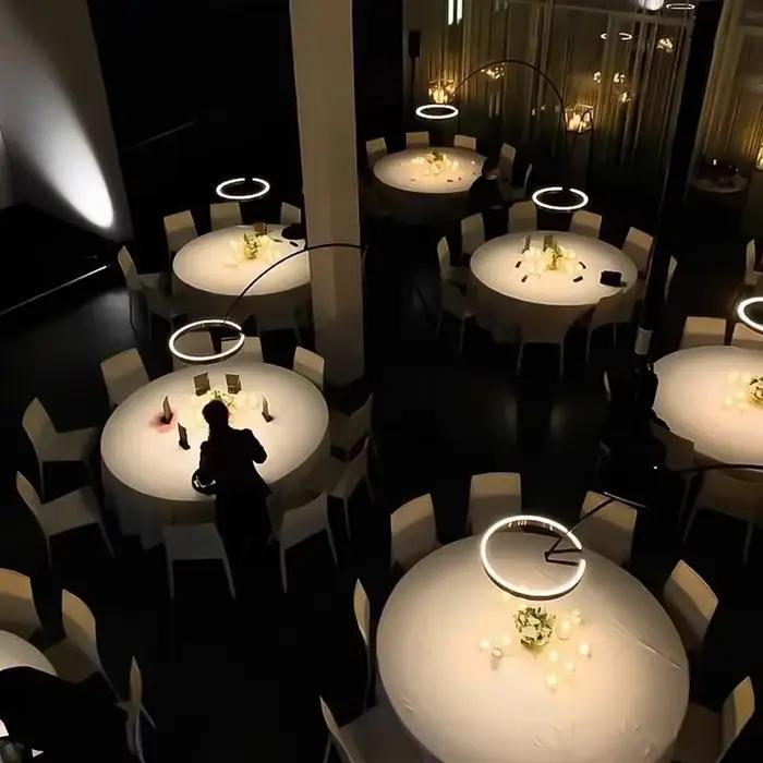 Lampe sur pied LED circulaire moderne avec abat-jour en fer peint pour salon et chambre à coucher occassions spéciales