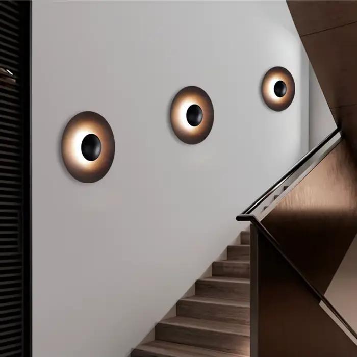 Applique Murale LED Ronde en Bois Style Nordique Luminaire Mural Moderne et Créatif pour Salon Chevet Chambre Escalier Couloir Éclairage Doux et Harmonieux 5-10m² Blanc Noir Vert