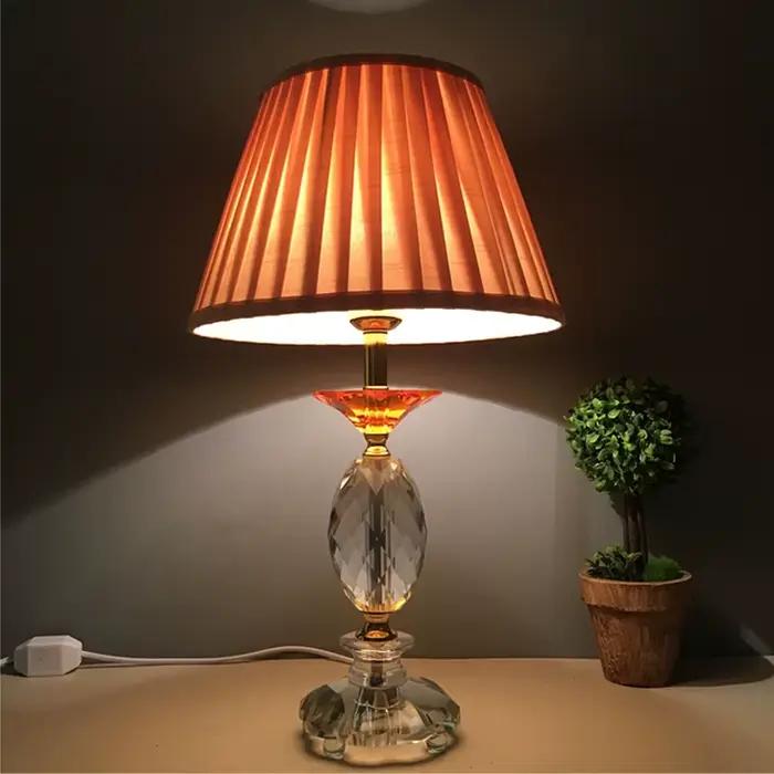 Abat-jour en tissu plissé de qualité avec cadre en métal pour lampe de chevet E27