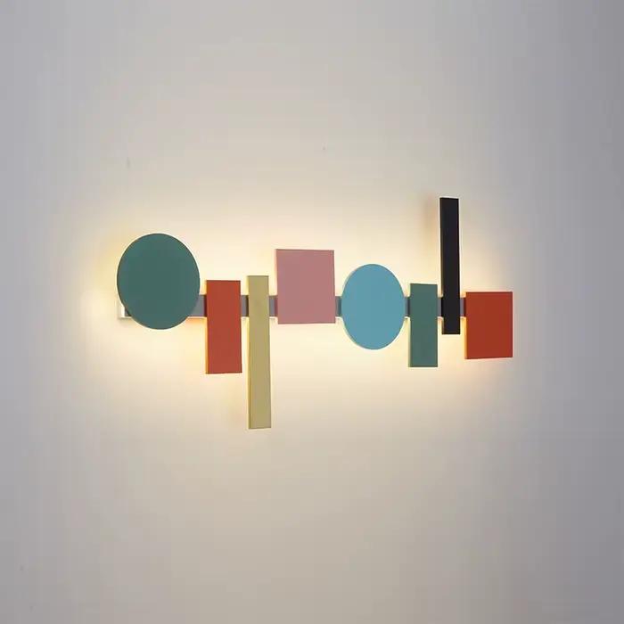 Applique murale LED colorée créative