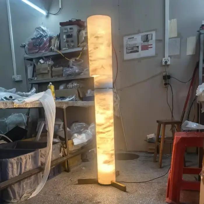 Lampadaire en marbre de styliste italien