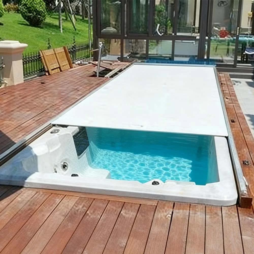 Volet roulant automatique rétractable pour piscines enterrées - Robuste, étanche, alternative aux co