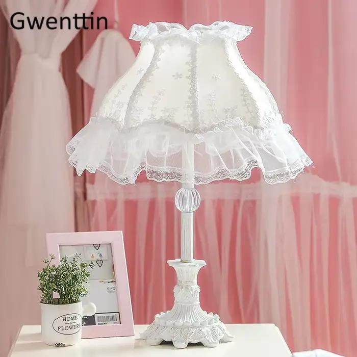 Lampe de Table en Tissu Dentelle Rose Style Nordique Idéale pour Chambre à Coucher ou Bureau Occasions Spéciales Décoration Chic