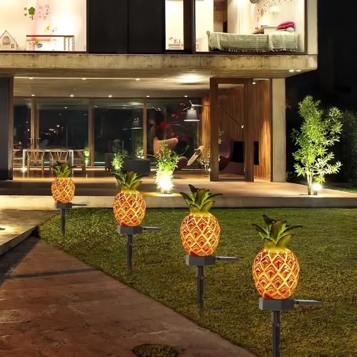 Lampe LED Solaire Imperméable en Forme d'Ananas