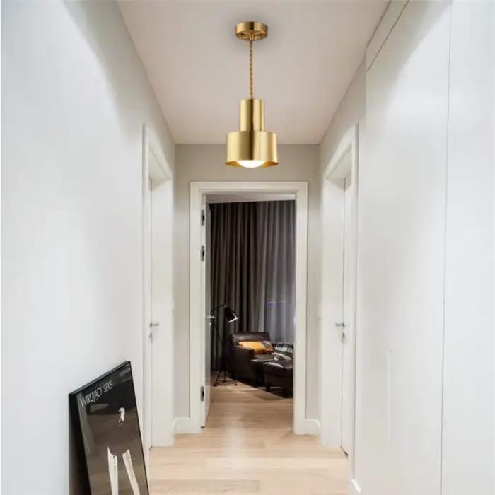 Lampe LED suspendue en laiton avec tête unique en forme de trompette