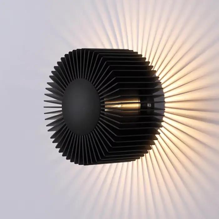 Petite Applique Murale en Aluminium au Design Moderne
