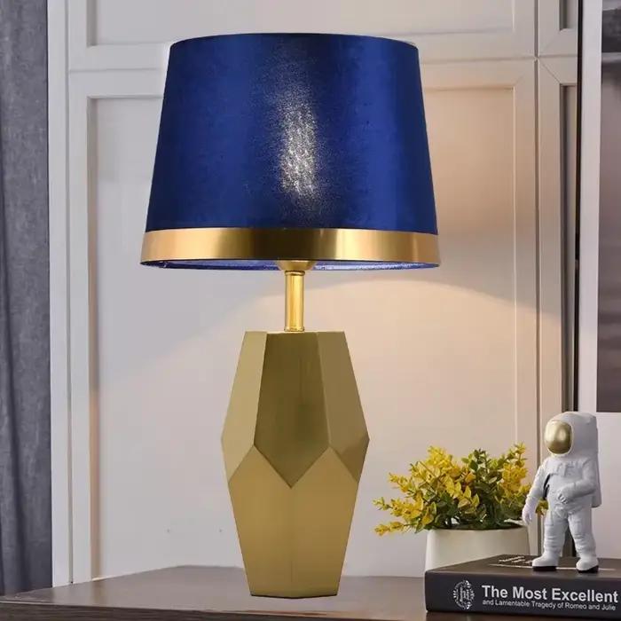 Lampe de bureau en tissu rétro européenne post-moderne, style luxe léger, pour hôtel, salon, chambre à coucher, lampe de chevet, lampe de table américaine