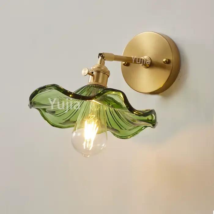 Applique murale LED rotative en laiton au design nordique moderne