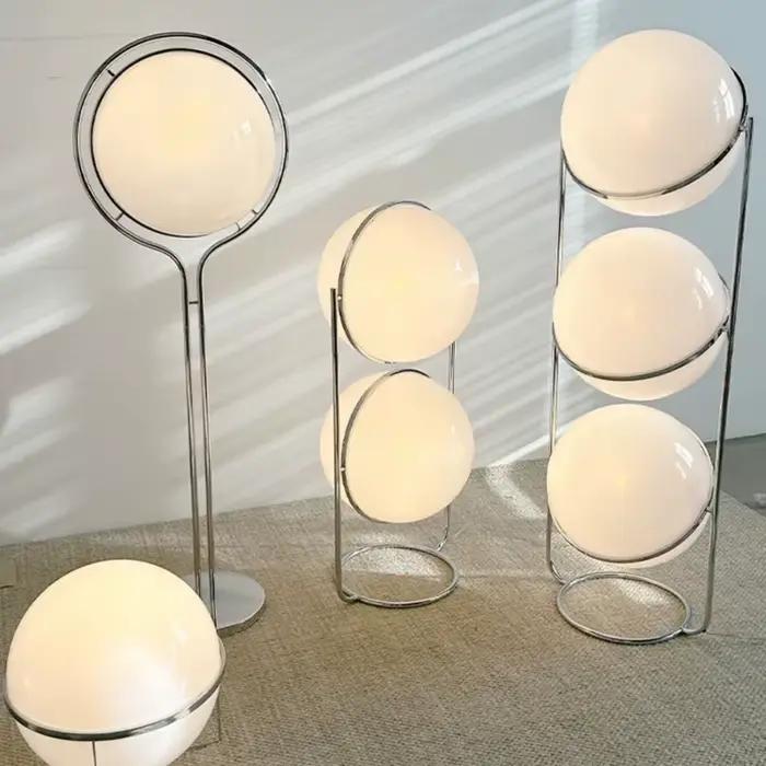 Italie Design Chrome Métal LED lampadaires créatif blanc acrylique boule debout lumière salon chambre maison luminaires