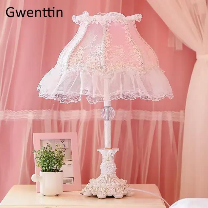 Lampe de Table en Tissu Dentelle Rose Style Nordique Idéale pour Chambre à Coucher ou Bureau Occasions Spéciales Décoration Chic
