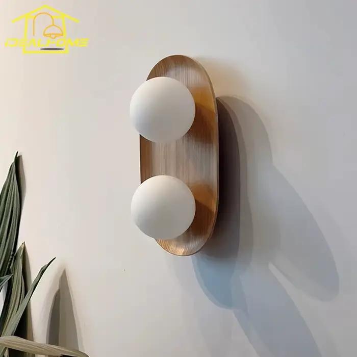 Applique Murale LED Ronde en Verre et Bois Massif Double Tête Style Minimaliste Design Créatif pour Salon Chevet Café Occasions Spéciales