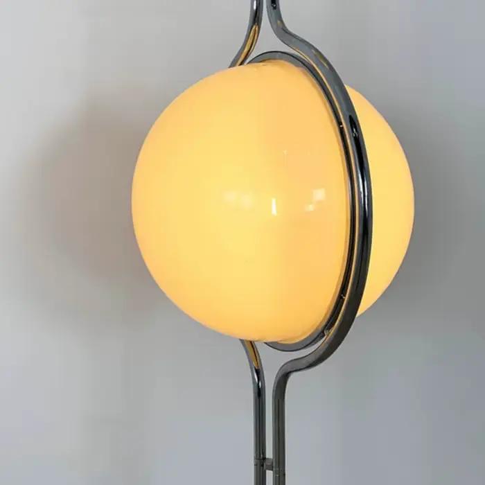 Italie Design Chrome Métal LED lampadaires créatif blanc acrylique boule debout lumière salon chambre maison luminaires