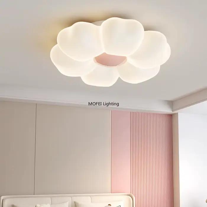 Plafonnier à fleurs roses pour chambre d'enfant