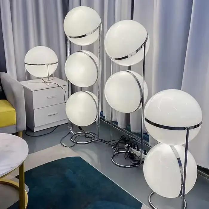 Italie Design Chrome Métal LED lampadaires créatif blanc acrylique boule debout lumière salon chambre maison luminaires