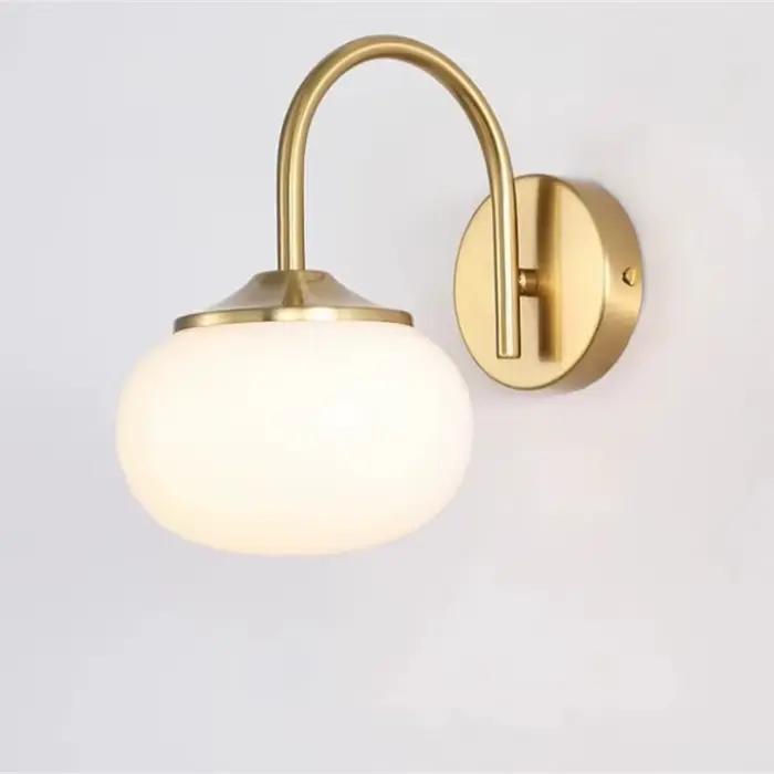 Applique murale moderne en forme de boule de verre rose et blanche élégante pour fille salon chambre à coucher cuisine boutique luminaire mural flux lumineux LED haute qualité matériau métal zone d'éclairage 3-5 mètres carrés installation facile inclusion de LED occasionnelle usage personnel ou comm