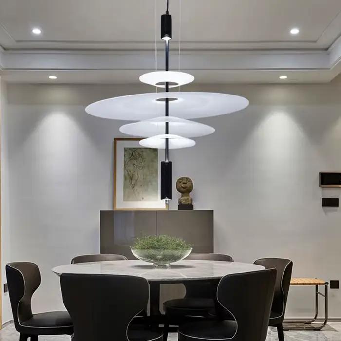 Lustre rond nordique minimaliste avec flamant rose
