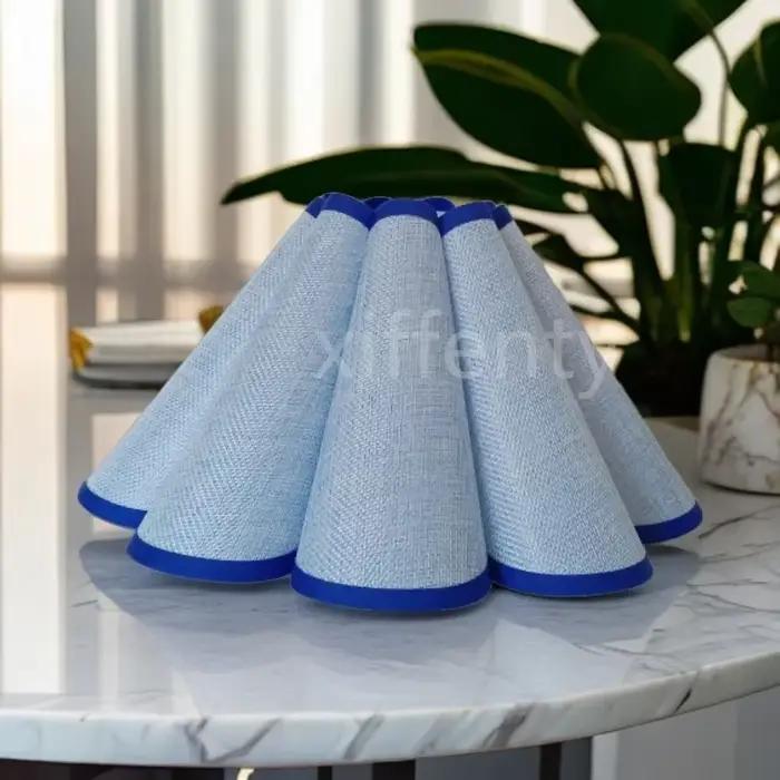 Abat-jour de table en tissu à rayures multiples avec cadre en fer