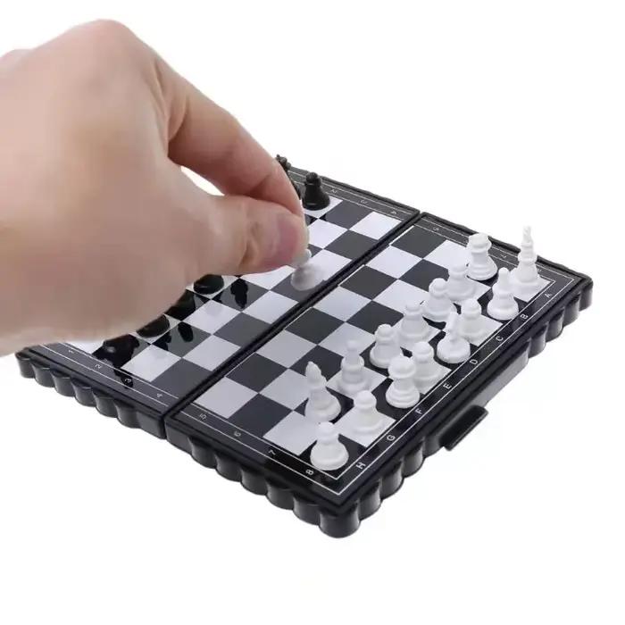 Mini jeu d'échecs magnétique pliant, jeu de société en plastique magnétique, jouet Portable pour enfant, Portable en plein air