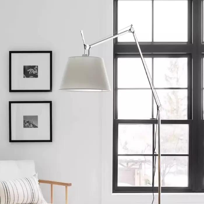 Lampe sur pied à bras articulé de style rock italien