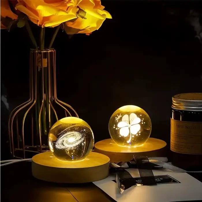 Lampe de table ronde en bois alimentée par USB avec base d'éclairage LED lampe de bureau avec blanc chaud et RGB pour la maison bureau chambre cadeau idéal pour les amateurs d'art et les passionnés de décoration