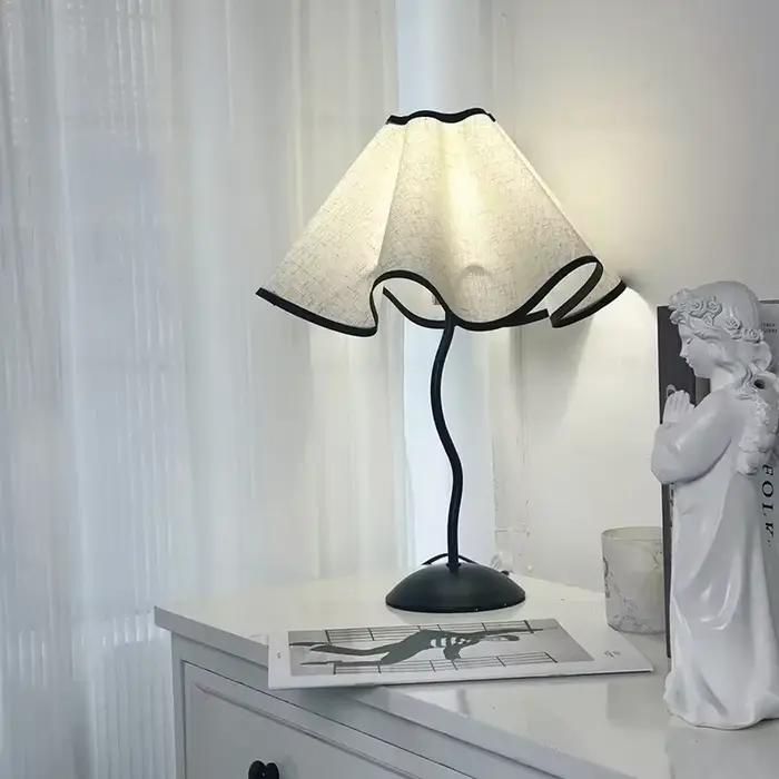 Lampe de Table LED en tissu pétale nordique 12W