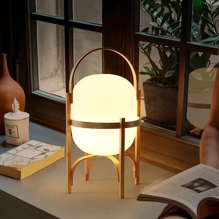 Lampe Led autoportante en verre et bois naturel
