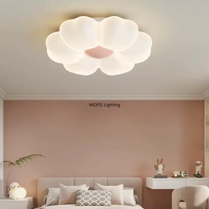 Plafonnier à fleurs roses pour chambre d'enfant
