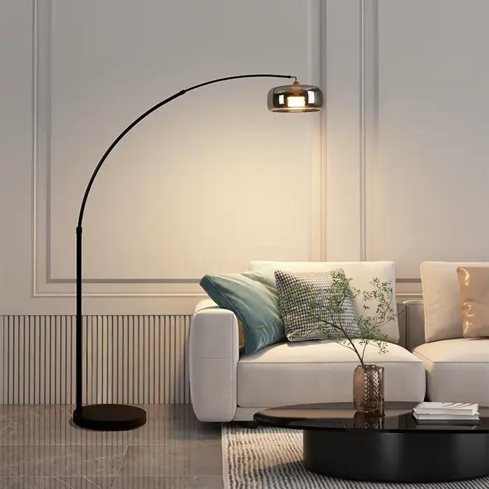 Lampadaire italien salon canapé côté lampe sur pied verre