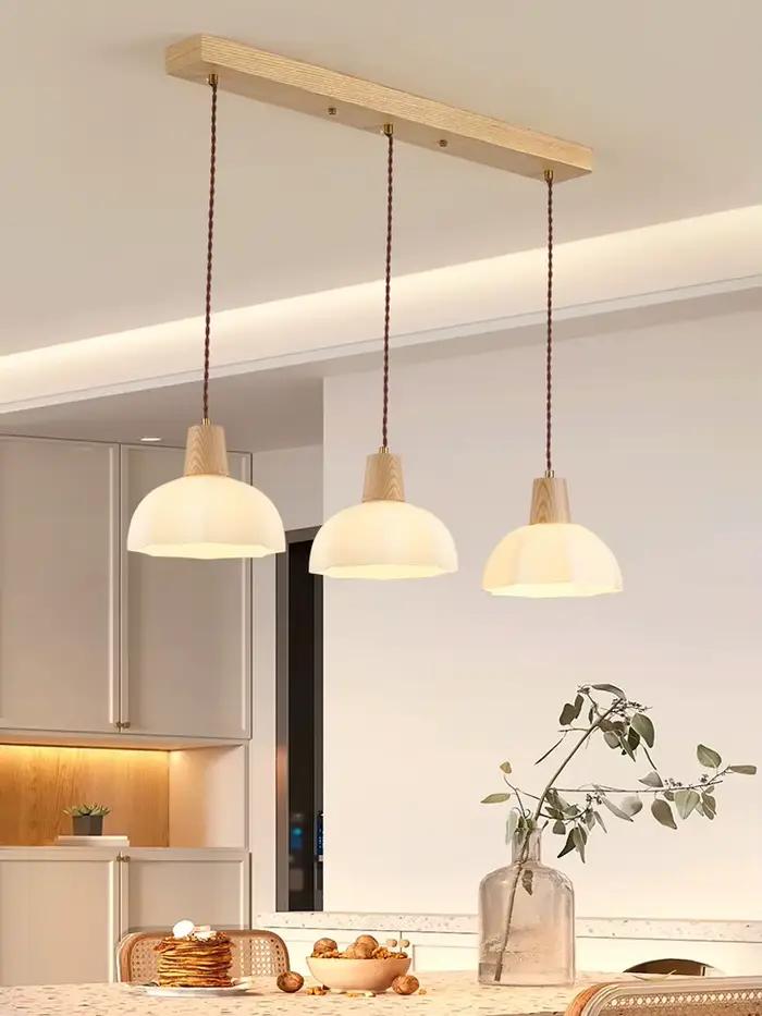 Lampes suspendues en bois avec abat-jour en verre pour salle à manger moderne