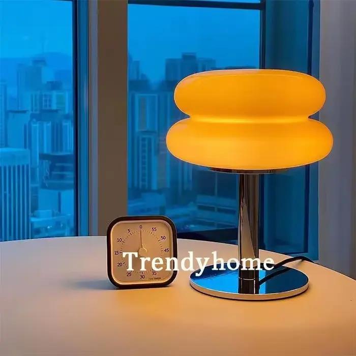 Lampe de bureau en verre teinté pour chambre d'enfant