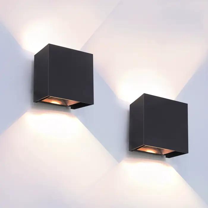 Applique murale LED moderne à installer haut/bas résistante aux intempéries pour éclairer intérieur et extérieur en aluminium avec flux lumineux réglable